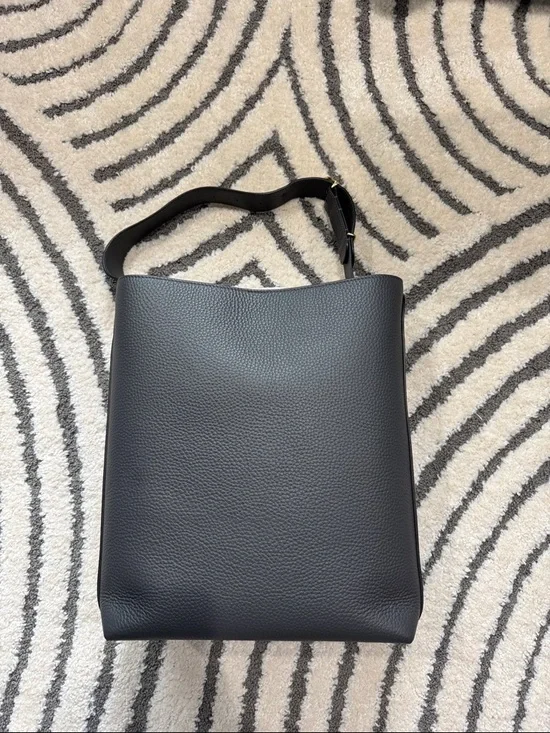 Cuyana charcoal oversized linea Bag - Picture 2 of 7